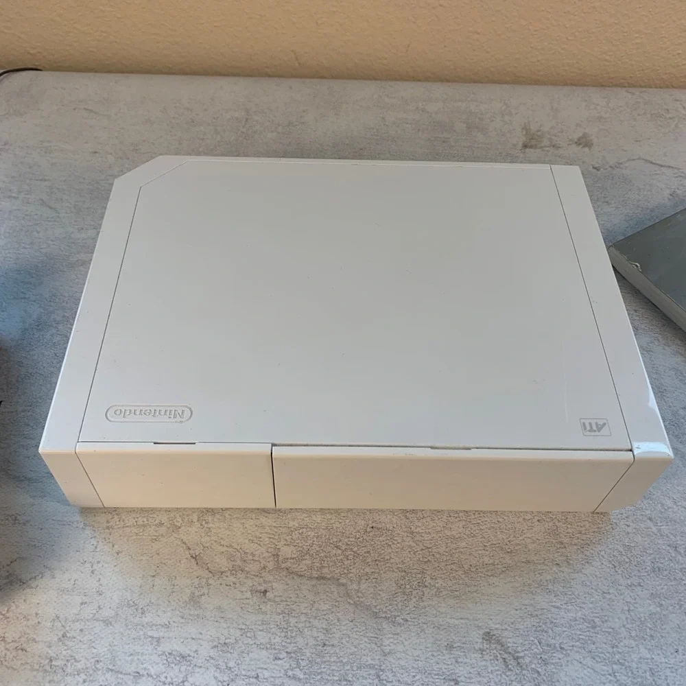 Nintendo Wii RVL-001 Console Bundle Remote Sensor Bar Untested No Power Cord